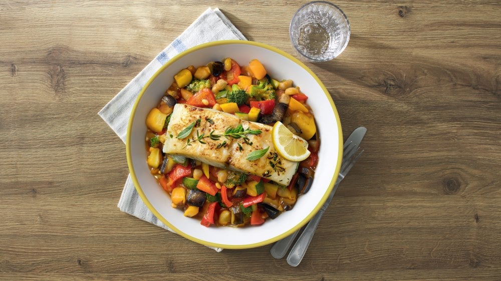 Légumes du soleil et sauce tomate, cabillaud rôti au citron et thym, poivre du Sichuan
