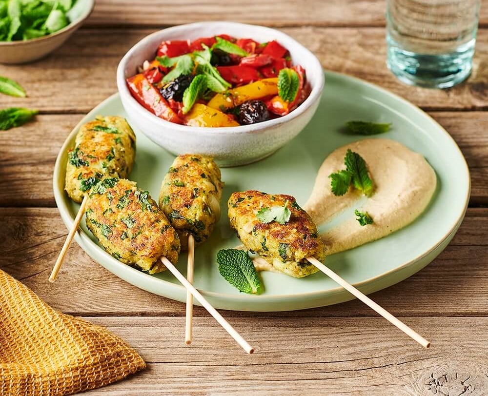 Kefta de colin, Salade de poivrons marinés, Houmous