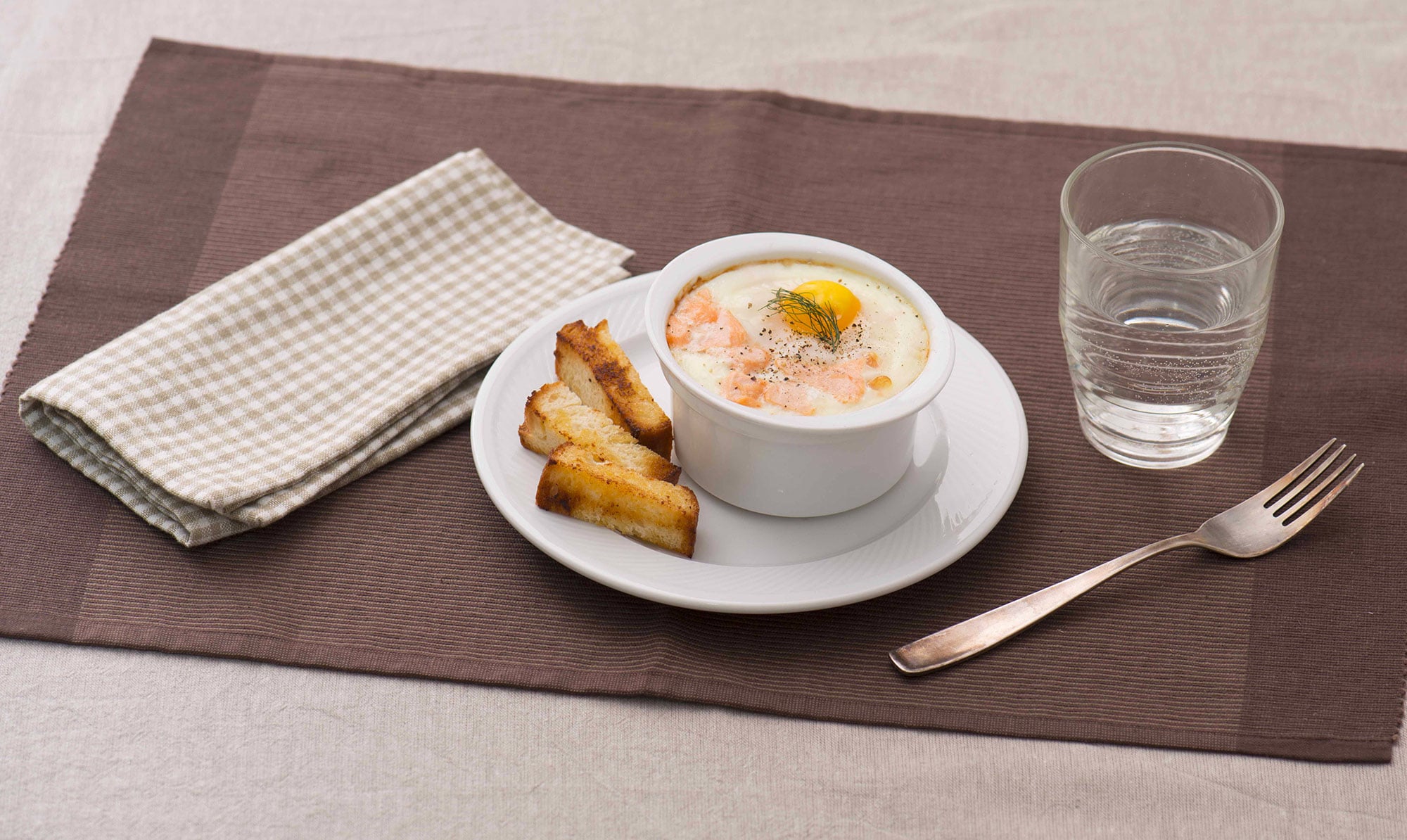 Œufs cocotte au saumon